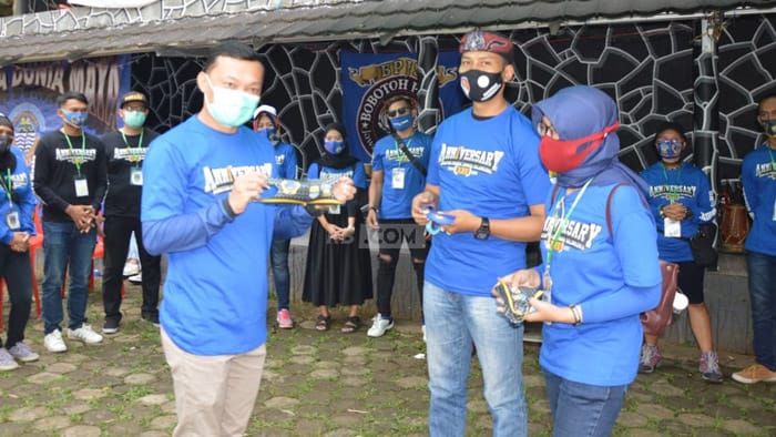 Bobotoh Persib Jawara Salawasna Gelar Aksi Bagi-bagi Masker