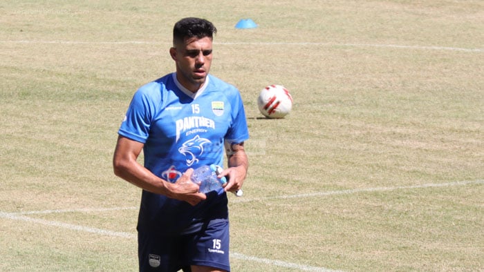Fabiano Lupakan Sejenak Kenangan Manis Bersama Madura United