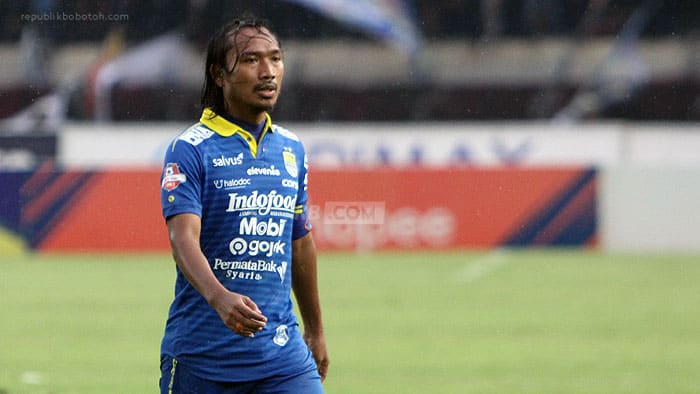 Hariono Buka Suara Soal Insiden Lempar Ban Kapten di Piala Presiden 2015