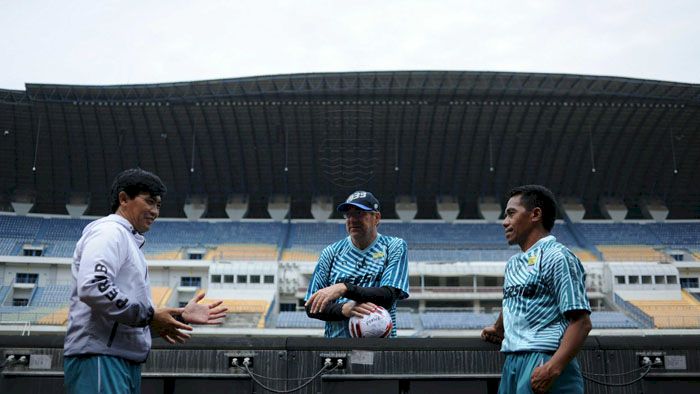 Latihan Perdana Persib 2021 Dihadiri Pemain Muda dan Dua Pilar Absen