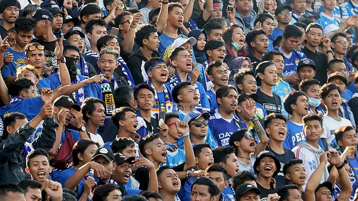 Berbagai Macam Reaksi Bobotoh Usai Persib Kuasai Puncak Klasemen Sementara Liga 1 2021