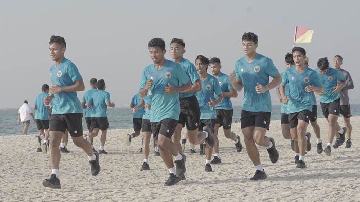 Latihan Perdana Timnas Indonesia Digelar di Pantai, Ini Menunya