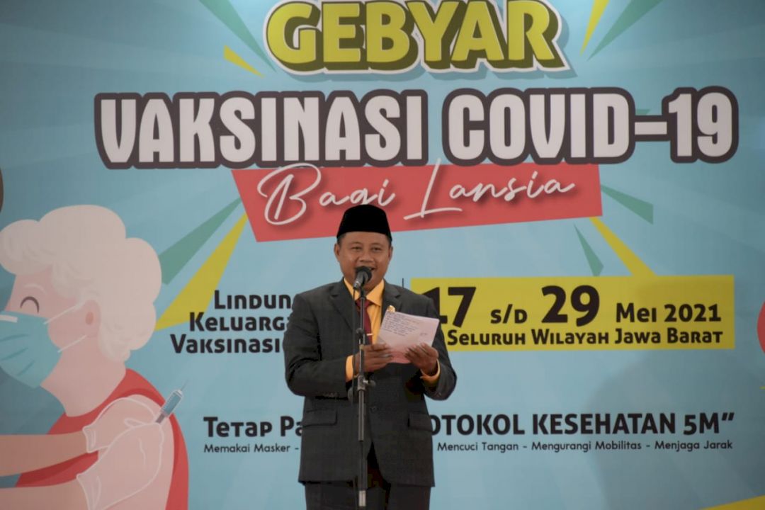 Wagub Jabar Dampingi Menkes Luncurkan Gebyar Vaksinasi Covid-19 bagi Lansia
