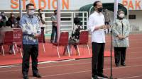 Gubernur Ridwan Kamil Dampingi Presiden Lihat Vaksinasi Massal di Stasiun dan Lapangan Bola