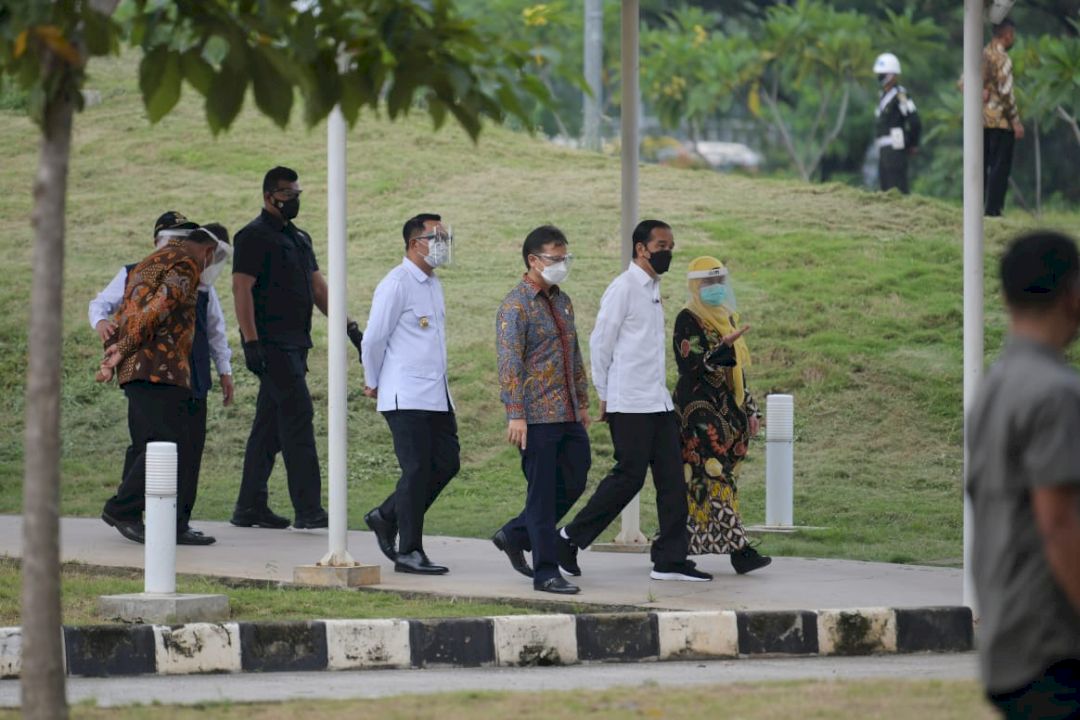 Gubernur Ridwan Kamil Dampingi Presiden Jokowi Tinjau Vaksinasi Massal di RSUI Depok