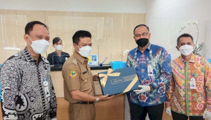 Peringati Hari Pelanggan Nasional, Jajaran Direksi bank bjb Turun Langsung Layani Nasabah 