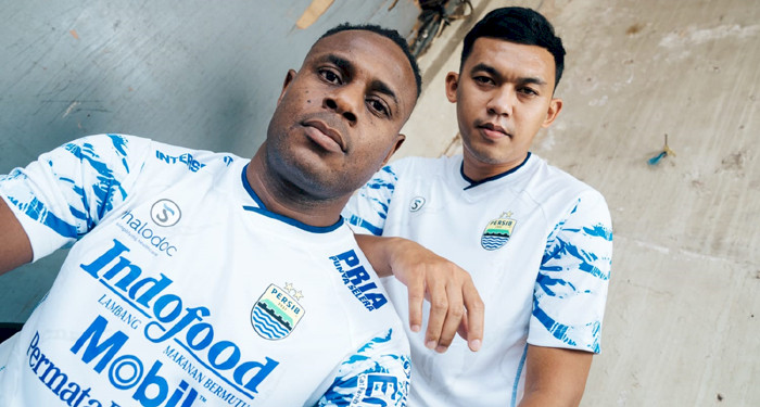 Persib Bandung Rilis Jersey Tandang, Begini Penampakannya