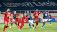 Foto: Persib Telan Kekalahan Pertama oleh Persija di Stadion Manahan Solo