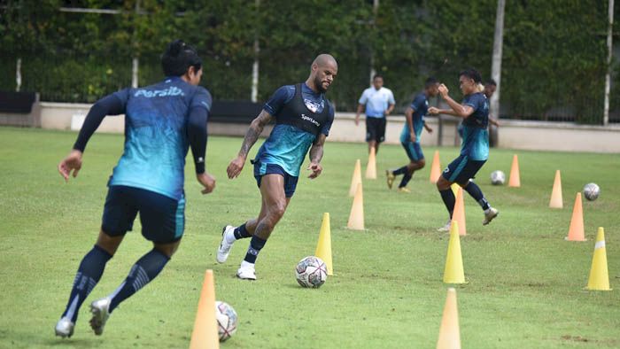 Kebugaran Menjadi Kunci Persib Hadapi Persela