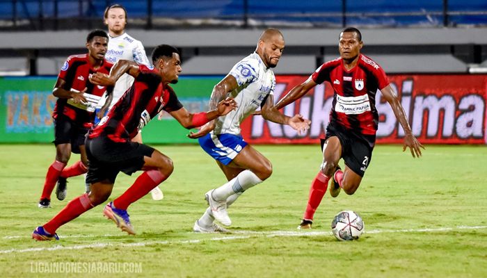 Pelatih dan Pemain Persipura 'Bingung' Bisa Kalah Telak dari Persib meski Panen Peluang