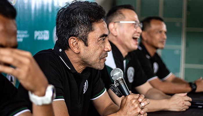 Pelatih PSS Jawab Rumor Dekati Eks Striker Persib setelah Depak Wander Luiz