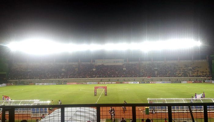 Rindu Nyetadion, Ribuan Suporter Hadir di Jalak Harupat, Begini Suasananya