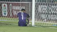 Foto-foto Adu Penalti, Kekecewaan dan Kesedihan Pemain Persib Tersingkir dari Piala Presiden