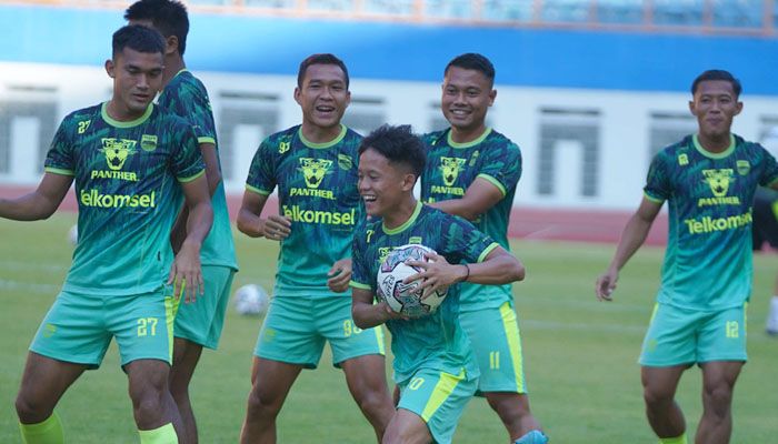 Pesan Robert untuk Pemain Muda dan Rekrutan Baru Jelang Laga Kontra Bhayangkara FC