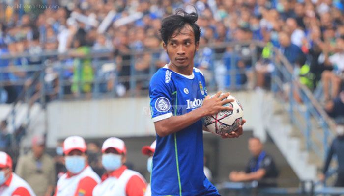 Pemain yang Dipastikan Tidak Bisa Memperkuat Persib Bandung Saat Jamu PSM Makassar di Stadion Pakansari