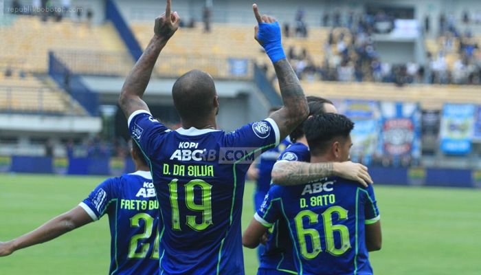 FT: Persib Keluar Dari Zona Degradasi Kalahkan PSIS Semarang 2-1