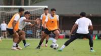 Manfaatkan Lapangan yang Bagus, Shin Tae-yong Perbaiki Skill Dasar Pemain Indonesia U-20
