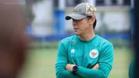 Piala AFF U-23 2023: Shin Tae-yong dan Pelatih Malaysia Curhat Masalah yang Sama