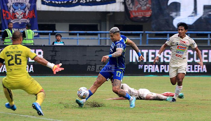 Pelatih PSS Sebut Persib Tak Hanya Kuat di Sektor Depan