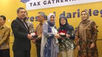  10 Wajib Pajak Terima Penghargaan dari KPP Madya Bandung