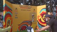 Kesempatan Berharga Warga Bandung untuk Lebih Dekat dengan Trophi Piala Dunia U-17