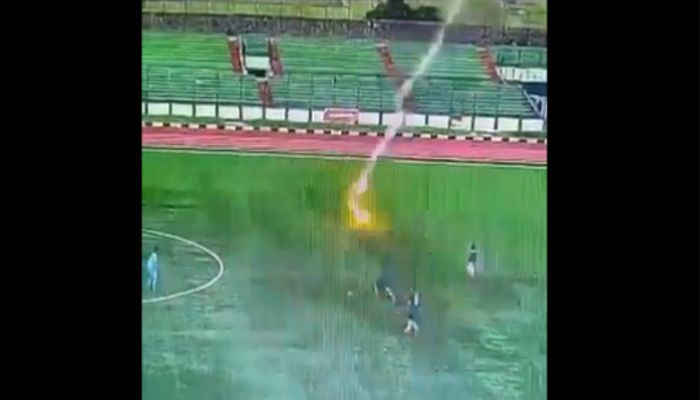 Viral Pemain Bola Tersambar Petir di Stadion Siliwangi, Ini Kronologinya