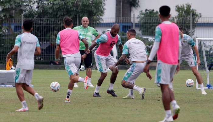 Bojan Hodak Nyatakan Persib Siap Hadapi Bhayangkara FC