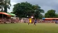 Viral Video Eks Striker Persib Cetak Gol Spektakuler ala Marco van Basten di Pertandingan Tarkam