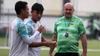 Bojan Hodak Sebut Hanya Satu Pemain Terancam Absen di Laga Persib vs Borneo FC