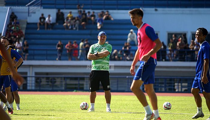 Gim Internal Persib Berjalan Kurang Maksimal, Bojan Hodak Ungkap Penyebabnya