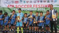 Legenda Persib Dadang Hidayat Dinobatkan Sebagai Pelatih Terbaik di ATP Soccer Festival 2024