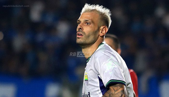 Ini Alasan Tyronne del Pino Diparkir di Laga Persib vs PSBS Biak