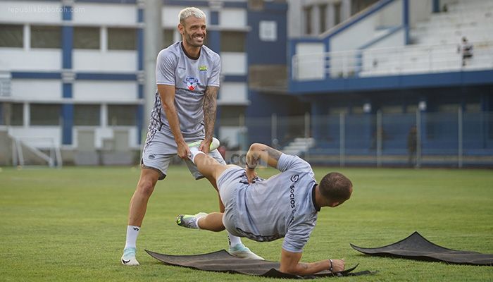 Jalani Latihan Berat, Tyronne del Pino Mulai Nyaman di Persib