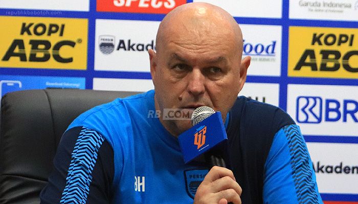 Bojan Hodak Minta Skuad Persib Kurangi Kesalahan