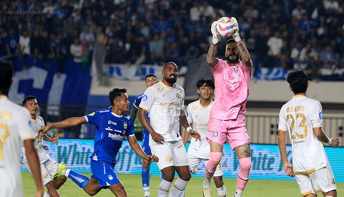 Sudah Berlangsung Babak II Persib vs Arema, Akses Link Live Streaming di Sini