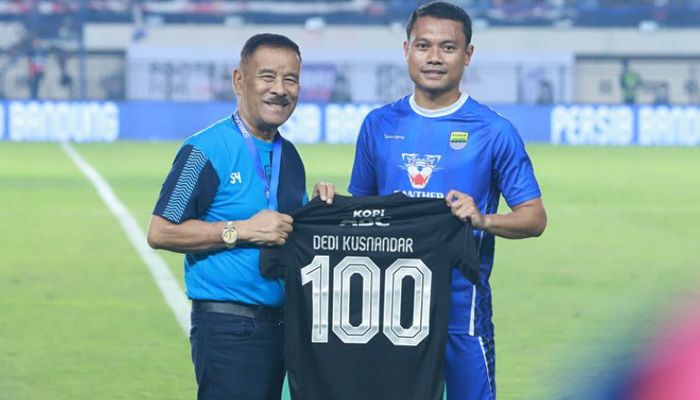 Lima Pemain dan Satu Staf Pelatih Persib Diganjar Penghargaan