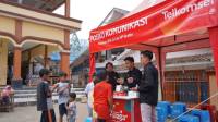 Telkomsel Berikan Bantuan kepada Warga Terdampak Gempa Kabupaten Bandung