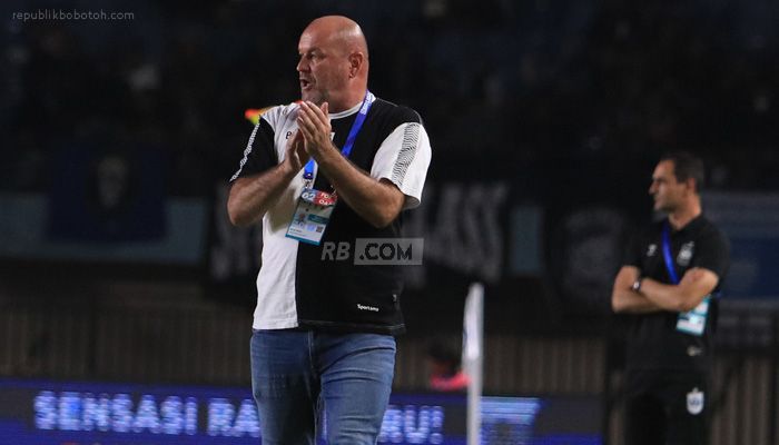 Bojan Hodak Beberkan Kesiapan Persib Hadapi Port FC di Laga Perdana ACL Two 2024-2025