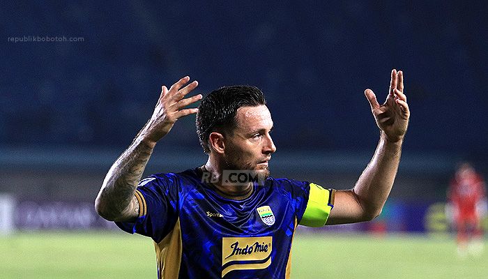 Persib Takluk dari Zhejiang FC, Marc Klok tak Ingin Cari Biang Keladi