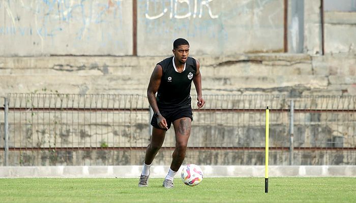 Tak Hanya Mailson Lima, Bek Asing PSKC Cimahi Ini Juga Punya Kedekatan Emosional dengan Nick Kuipers 