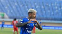 Hasil Pertandingan Persib vs Persebaya, Maung Bandung Gasak Bajul Ijo