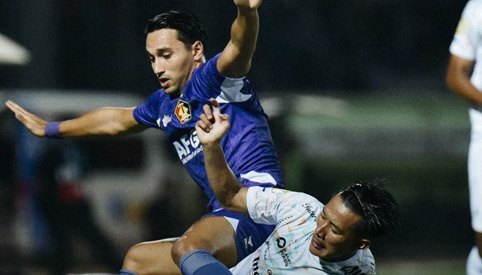 Begini Reaksi Bojan Hodak saat Ditanya Penampilan Ezra Walian Bersama Persik Kediri