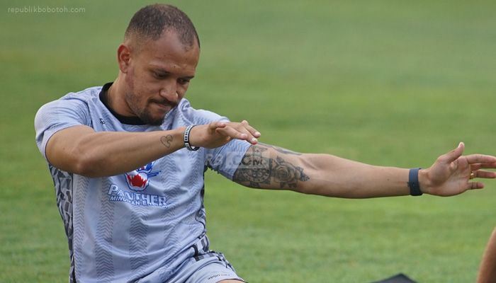 Persib Tenggelam di Klasemen Grup F ACL Two, Gustavo Franca: Terpenting Terus Berbenah