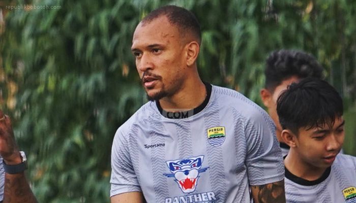 Tak Ingin Larut Dalam Kebahagiaan, Gustavo Franca Tatap Laga Versus Persebaya 