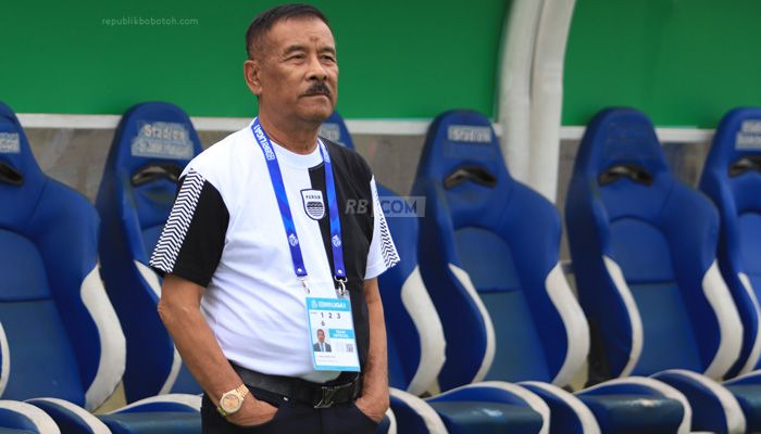 Jelang Laga Persib vs Lion City Sailors, Umuh Muchtar Ingatkan Bobotoh 2 Persen Jangan Bikin Masalah Lagi!