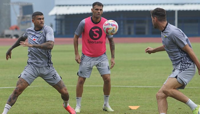 Jelang Laga Melawan Port FC, Tyronne del Pino Bicara Soal Mental Persib