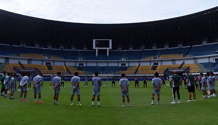 Sebelum Latihan, Skuad Persib Gelar Doa Bersama