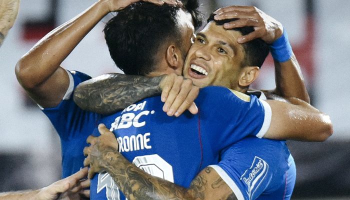 Reaksi Bobotoh setelah Persib Juara Paruh Musim Liga 1 2024/25: Puncak Tiris