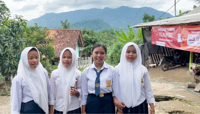 Hadirkan Layanan Seluler di Desa Mekarmulya, Telkomsel Perluas Jaringan hingga Pelosok Cianjur   