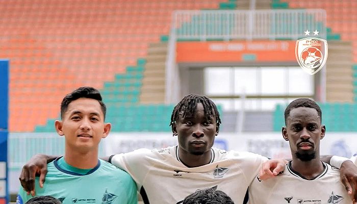 Bojan Hodak tak Mau Termakan Kabar Balotelli Absen di Laga Persib vs PSM